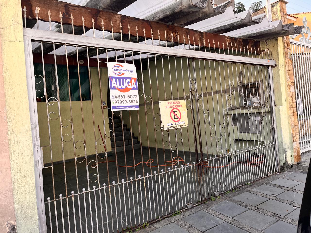 Casa Fundos Para Locação  Jordanopolis SBC 